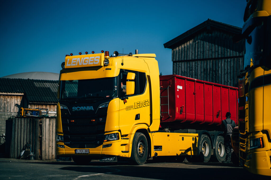 Camion transportant des matières semi-solides semi-liquides - Gebrüder Lenges